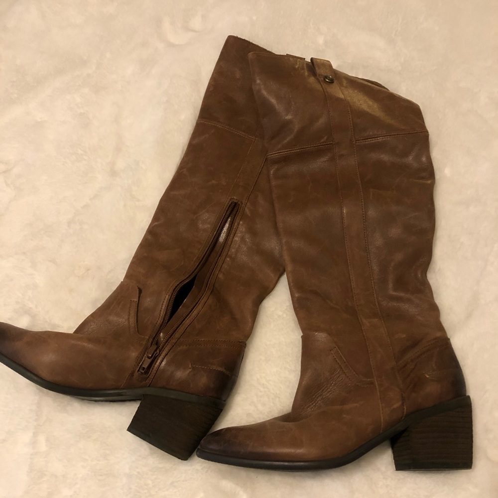 Boots - Picture 2 of 5